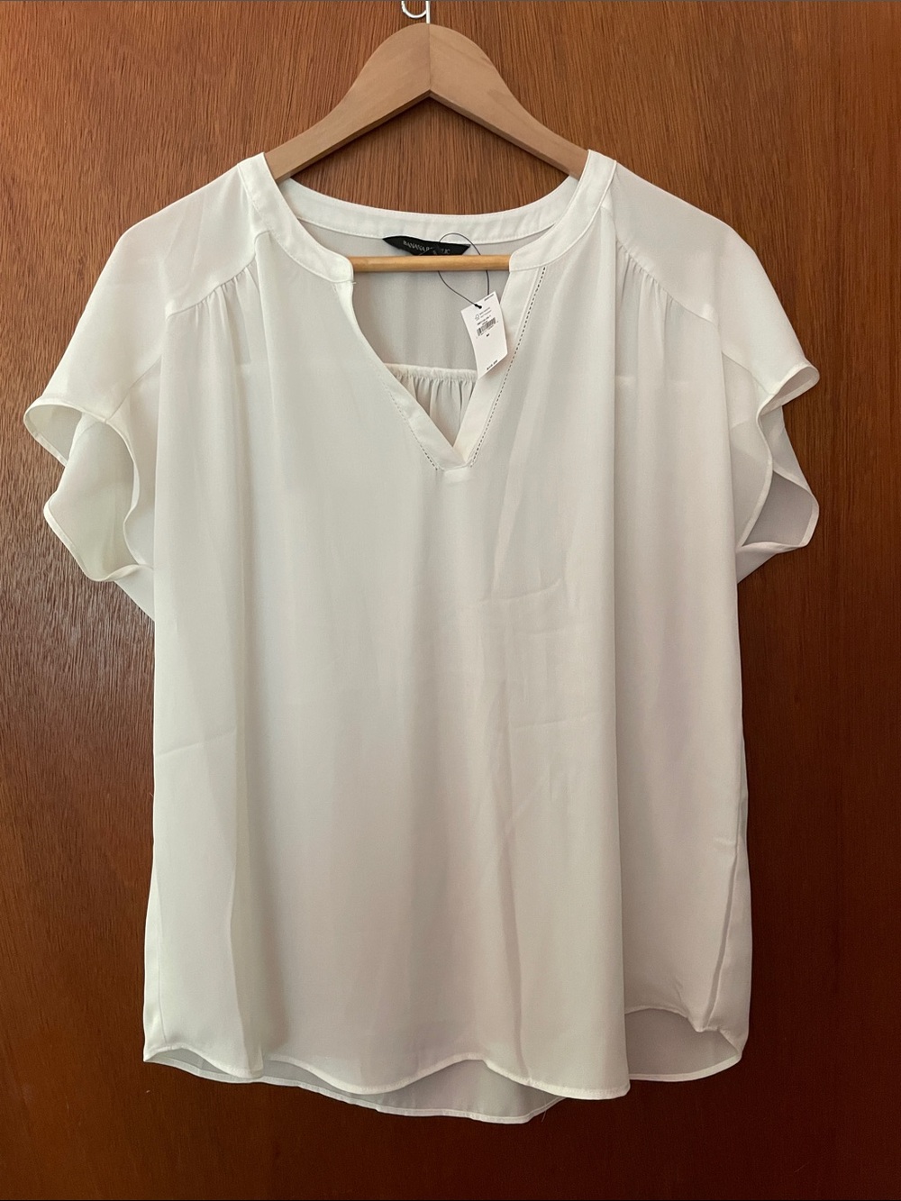 Women's Cream Split-Neck Flutter Sleeve Blouse